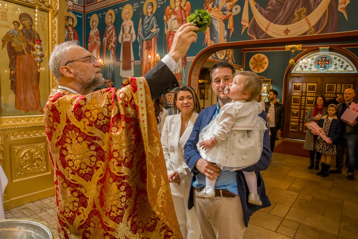 https://cdn.yanichkov.com/categories/baptism/small/Ivon%20christening-101-2.jpg