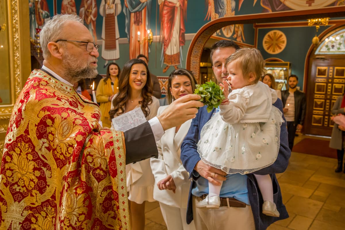 https://cdn.yanichkov.com/categories/baptism/small/Ivon%20christening-91-2.jpg